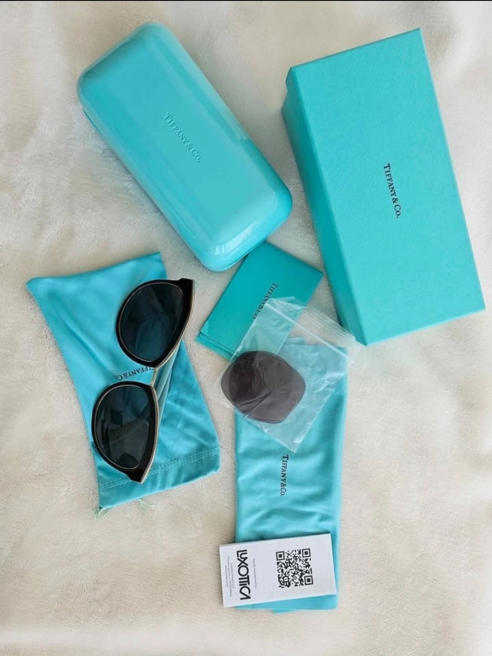 Tiffany & Co. Cat-Eye Sunglasses in Signature Tiffany Blue